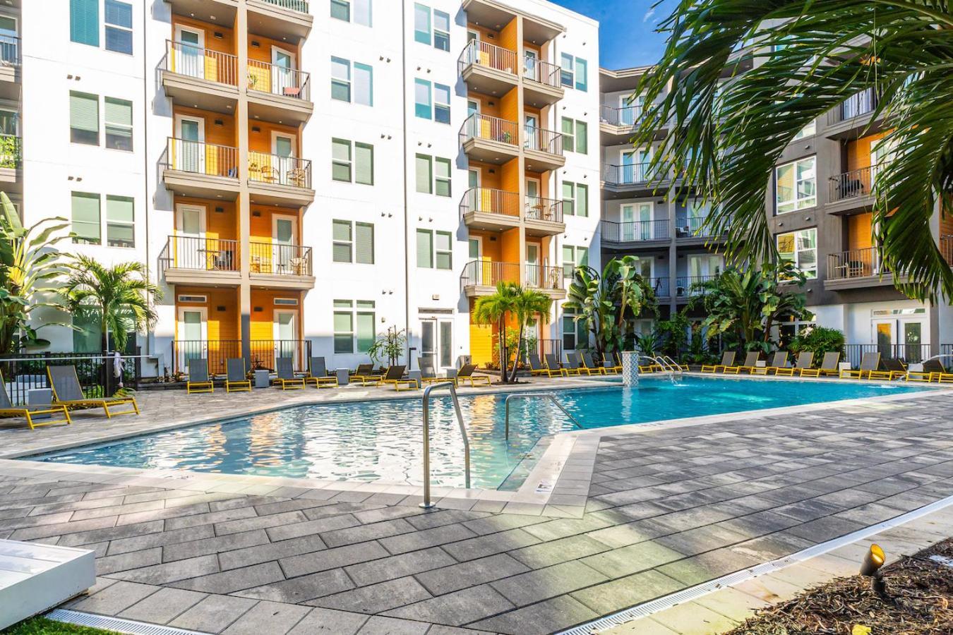 Apartamento Tropical Field 1 Bed In Downtown With Free Parking San Petersburgo Exterior foto