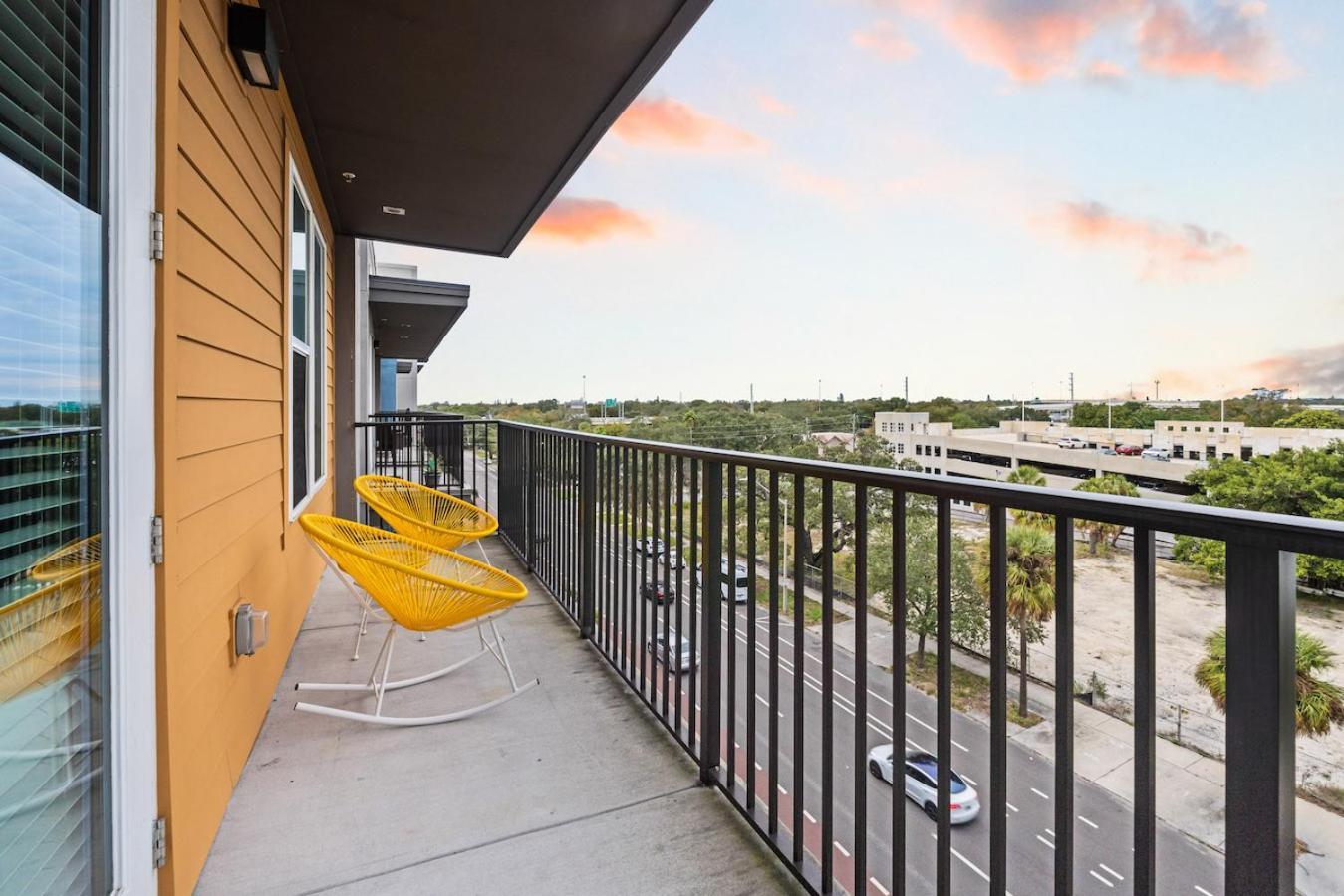 Apartamento Tropical Field 1 Bed In Downtown With Free Parking San Petersburgo Exterior foto