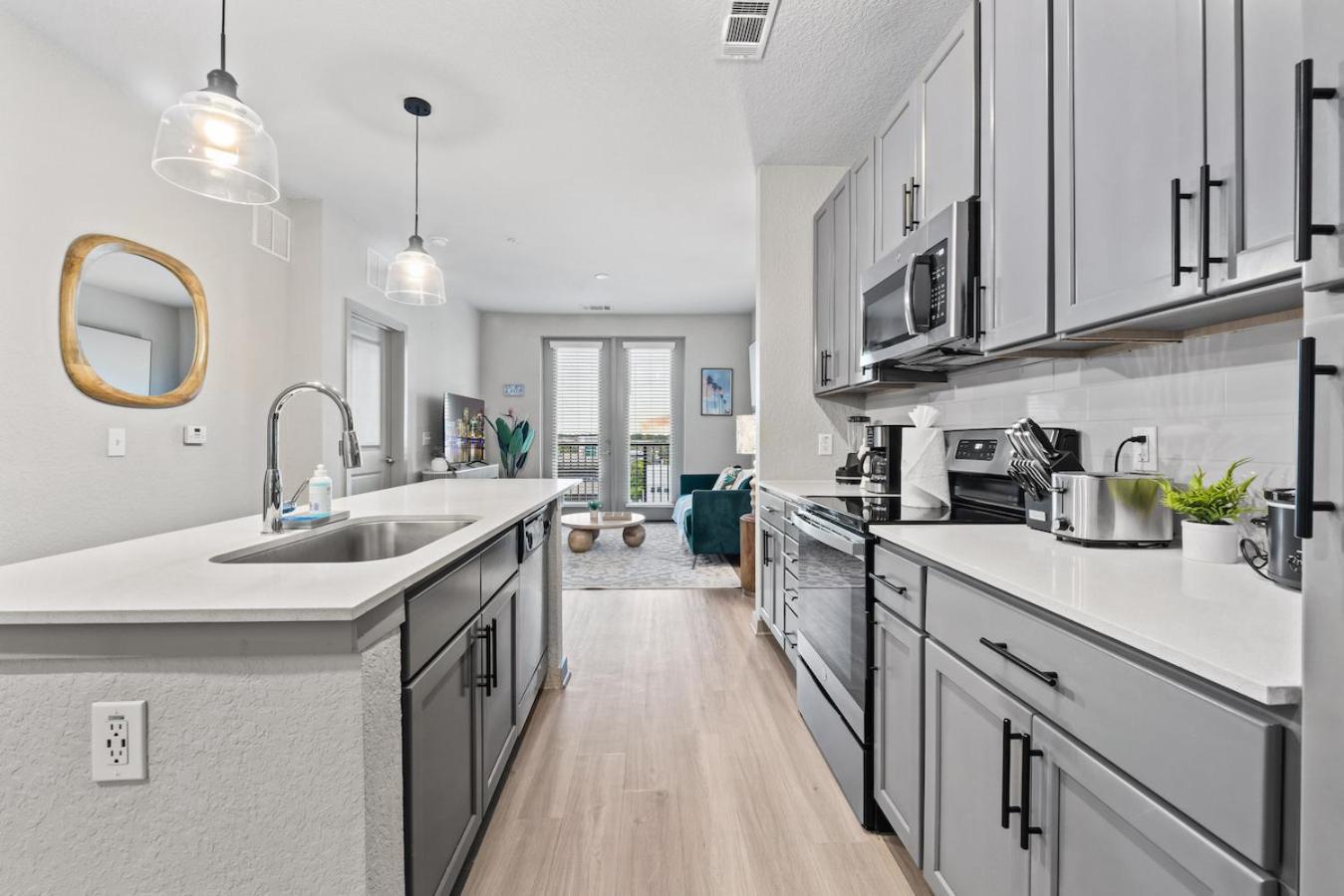 Apartamento Tropical Field 1 Bed In Downtown With Free Parking San Petersburgo Exterior foto